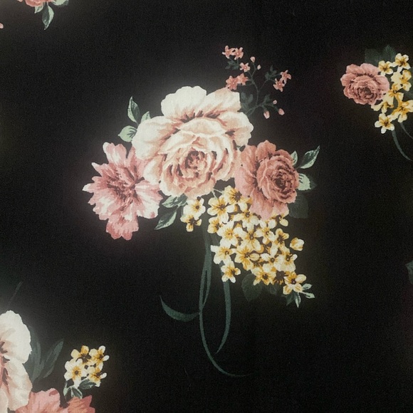 NWT Torrid Floral Premium Ponte Skirt - Picture 4 of 8